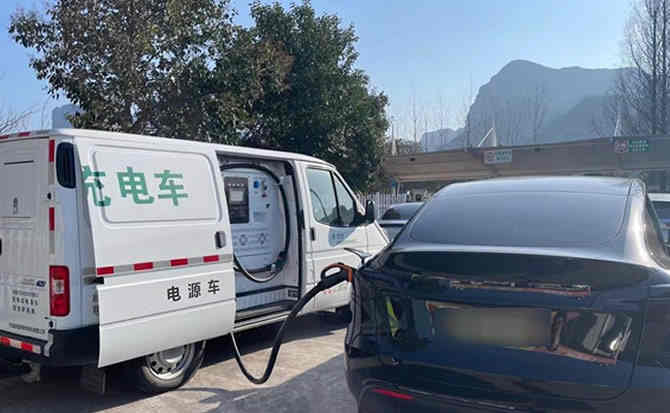 大英汽车搭电